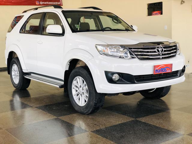 Toyota - Hilux Sw4