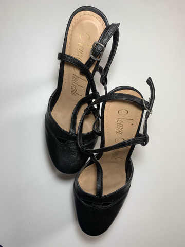 sandalia scarpin preta