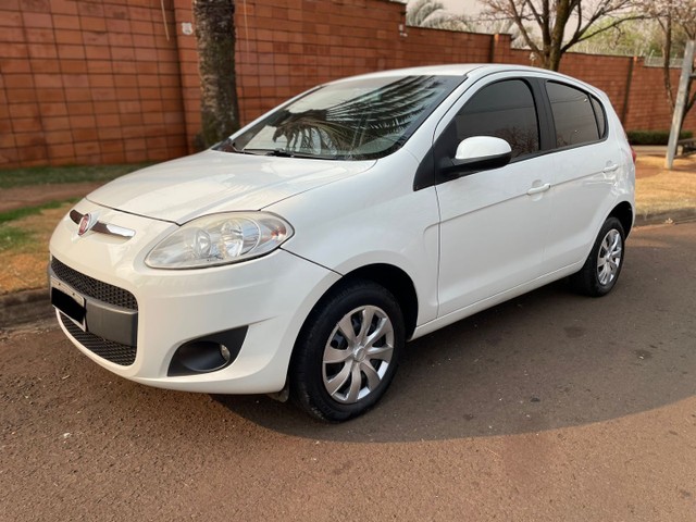 FIAT PALIO ATTRACTIVE 1.0 2014 FINANCIAMOS TOTAL