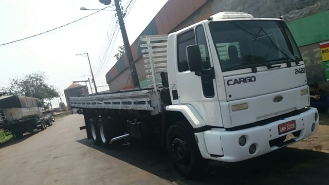FORD CARGO 2422 ANO 2005