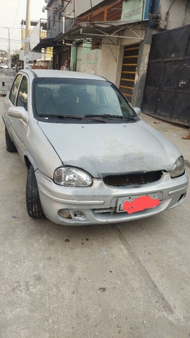 CORSA SEDAN ANO 2001