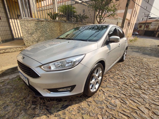 FORD FOCUS 1.6 SE PLUS MANUAL