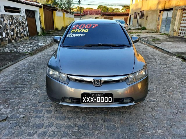 HONDA CIVIC ANO 2007 COMPLETO DE TUDO BEM NOVINHO NADA PRA FAZER MESMO 4 PNEUS NOVOS