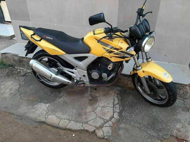 VENDO E TROCO EM CARRO TWISTER 2008 E SOM