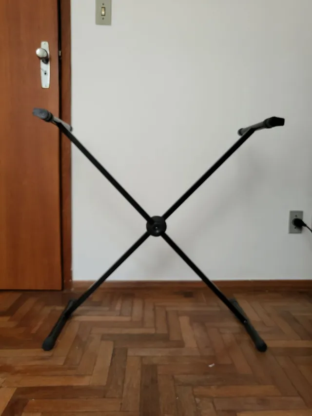 Mesa X para teclado musical.