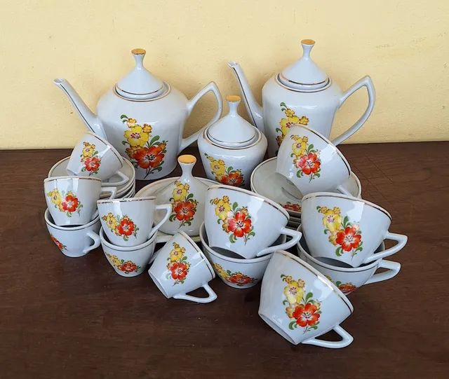 LINDO E ANTIGO JOGO PARA CHÁ E CAFÉ EM PORCELANA POZZANI. - Antiguidades -  Feliz 1053908953