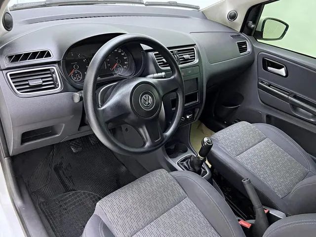 VOLKSWAGEN FOX 1.0 MI 8V TOTAL FLEX 4P 2013 - Foto 3