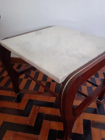 Mesinha de madeira com tampa de mármore - Foto 3