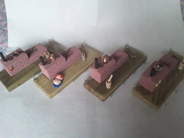 Porta Chaves Artesanal Fogao a Lenha c/ utensilios - Foto 6