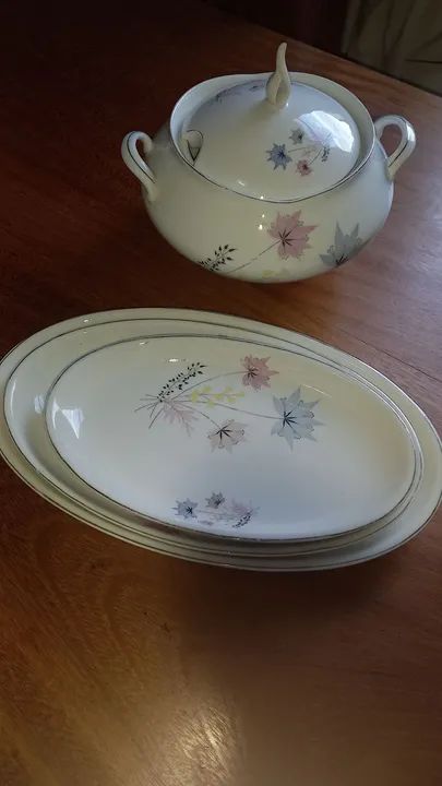 Sopeira e travessas antigas em porcelana - Foto 3