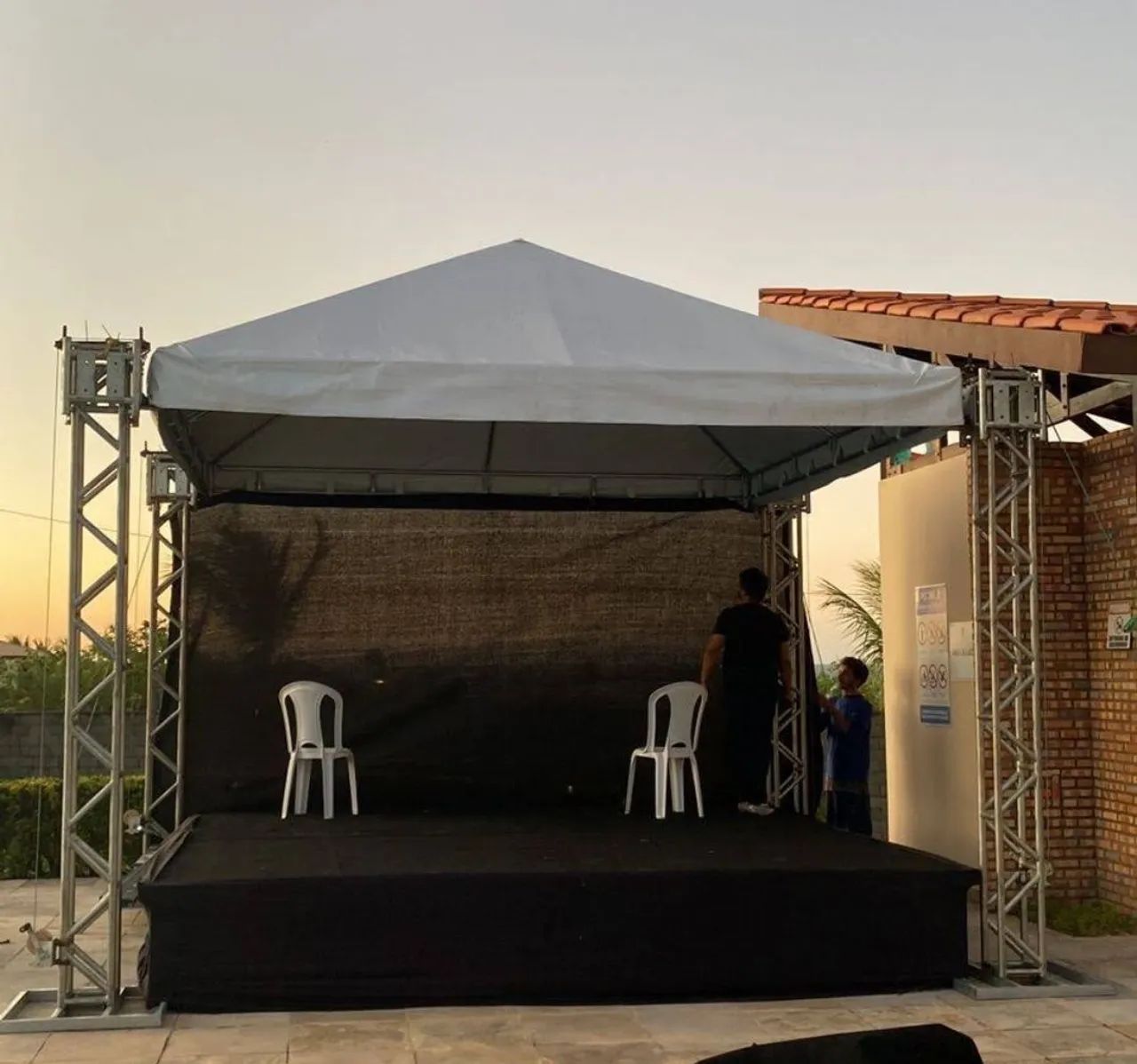 Aluguel palco pequeno coberto 3x3  - Foto 3
