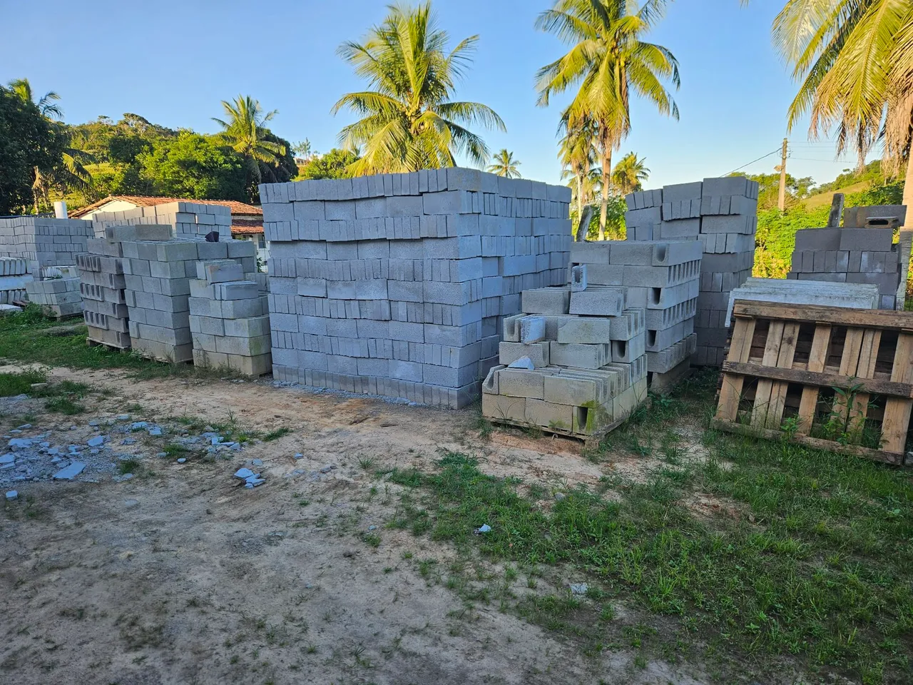 Bloco de Concreto Prensado - R$ 2,80