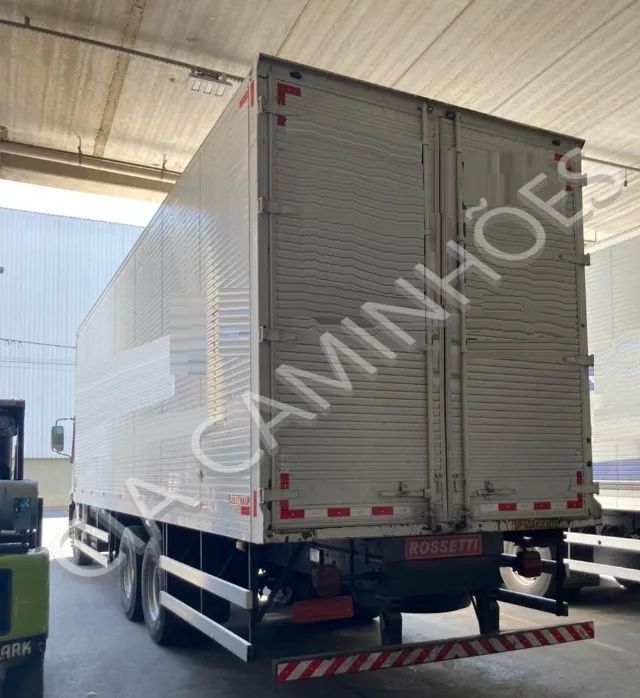 VW 15-180 6X2 ANO 2009 BAU 8,5M - Foto 11