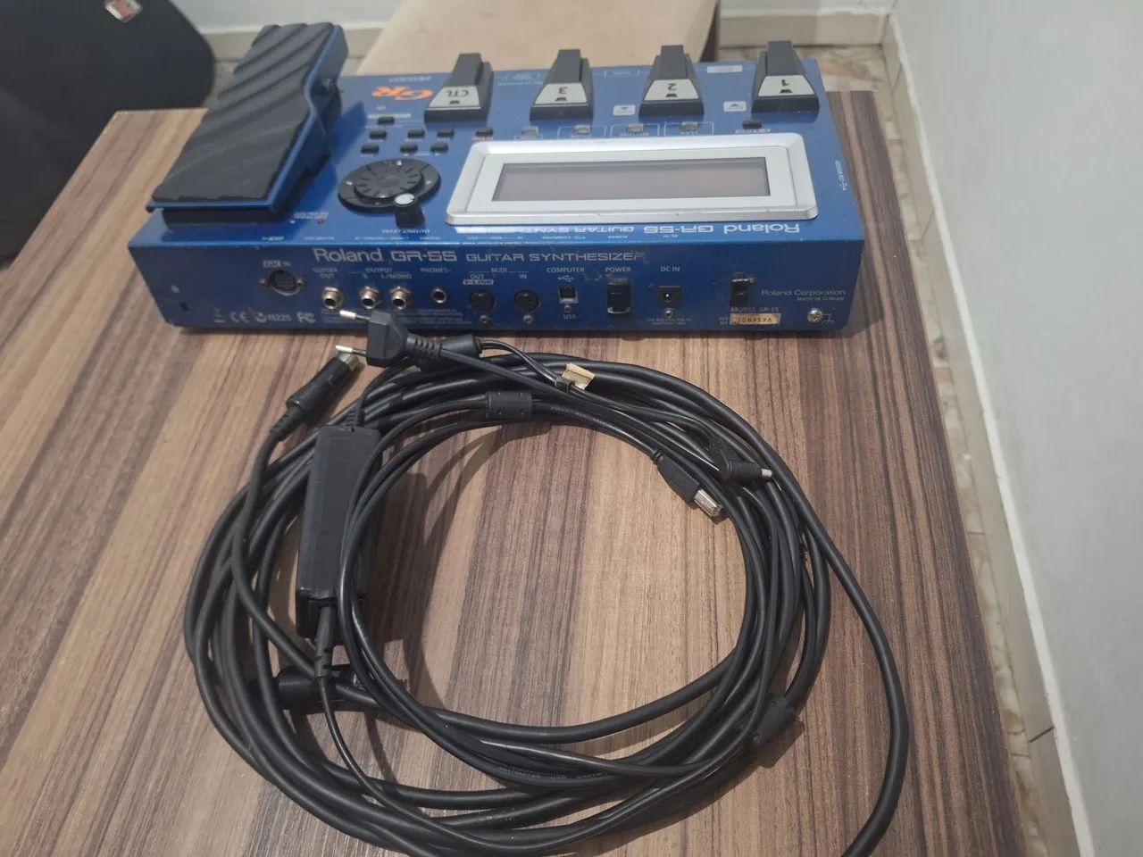 Pedaleira Roland GR55  Seminova - Foto 2