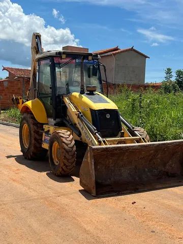 RETROESCAVADEIRA B95B 2014 NEW HOLLAND