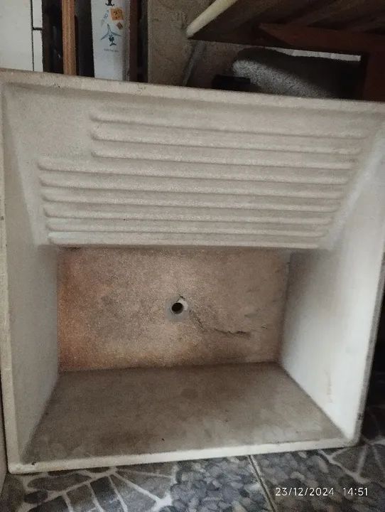 Tanque lavanderia em bom Estado 