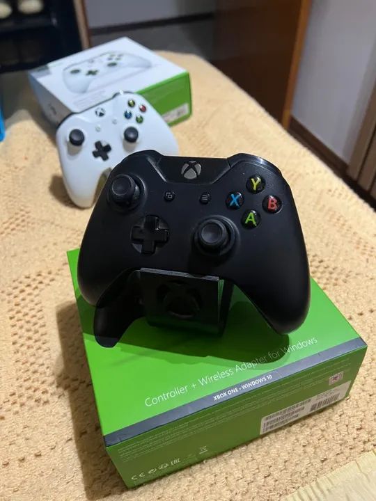 Controles Xbox One S Branco e Preto & Receptor de Sinal Microsoft para PC - Foto 4