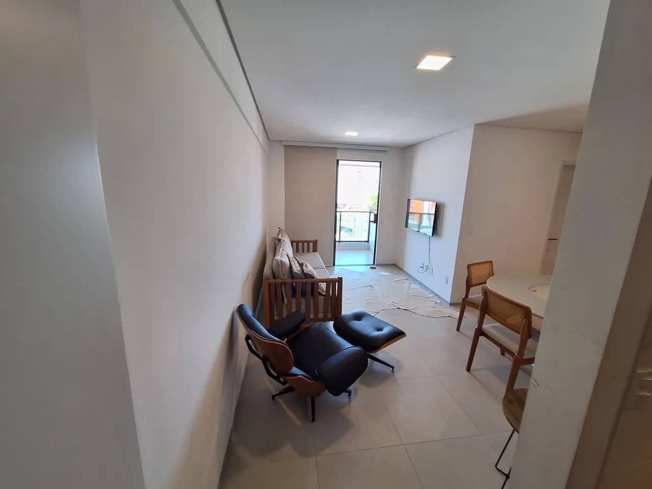 Aluga-se Apto com 03 quartos, Mobiliado, Vista MAR, entre a Pajuçara e Ponta Verde. - Foto 2