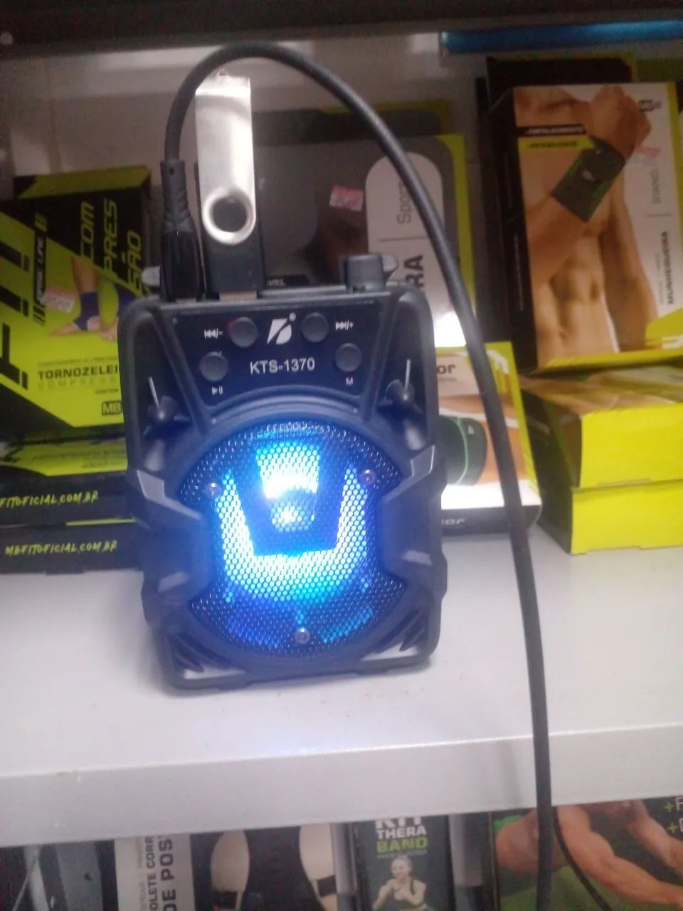 Caixa de Som KTS-1370 com Bluetooth e USB
