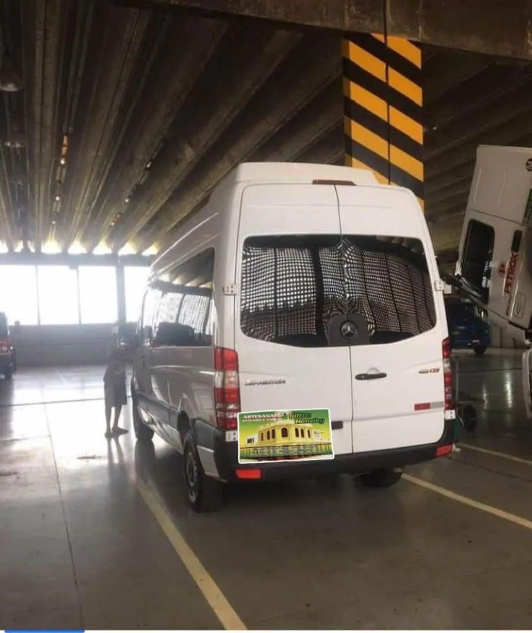 Vendo micro-ônibus Ano 2016 - Foto 3