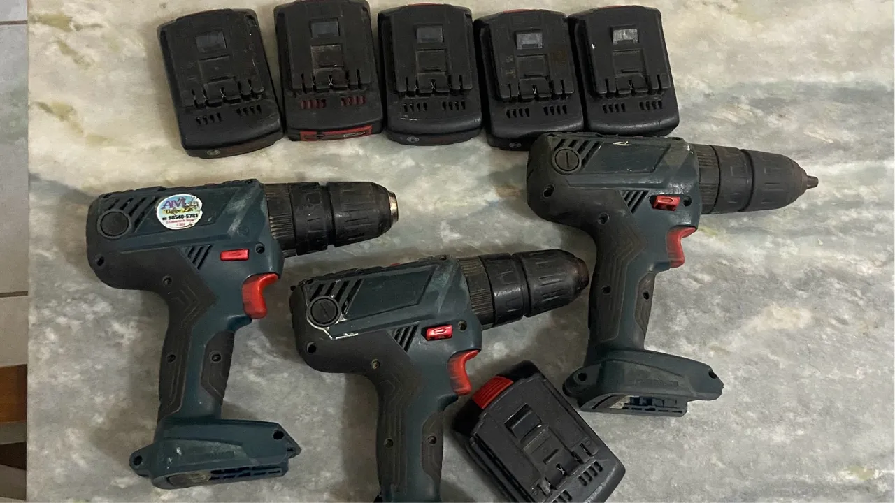 Parafusadeira e Baterias Bosch pra vende logo