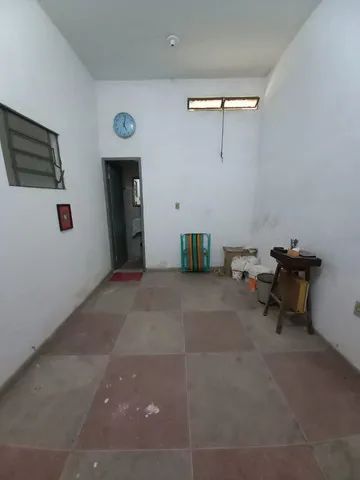 Cod: 14 - 02 Casas vizinhas 01 com 06 salas e 01 com 05 quartos, 380m2 de área - Centro - Foto 4
