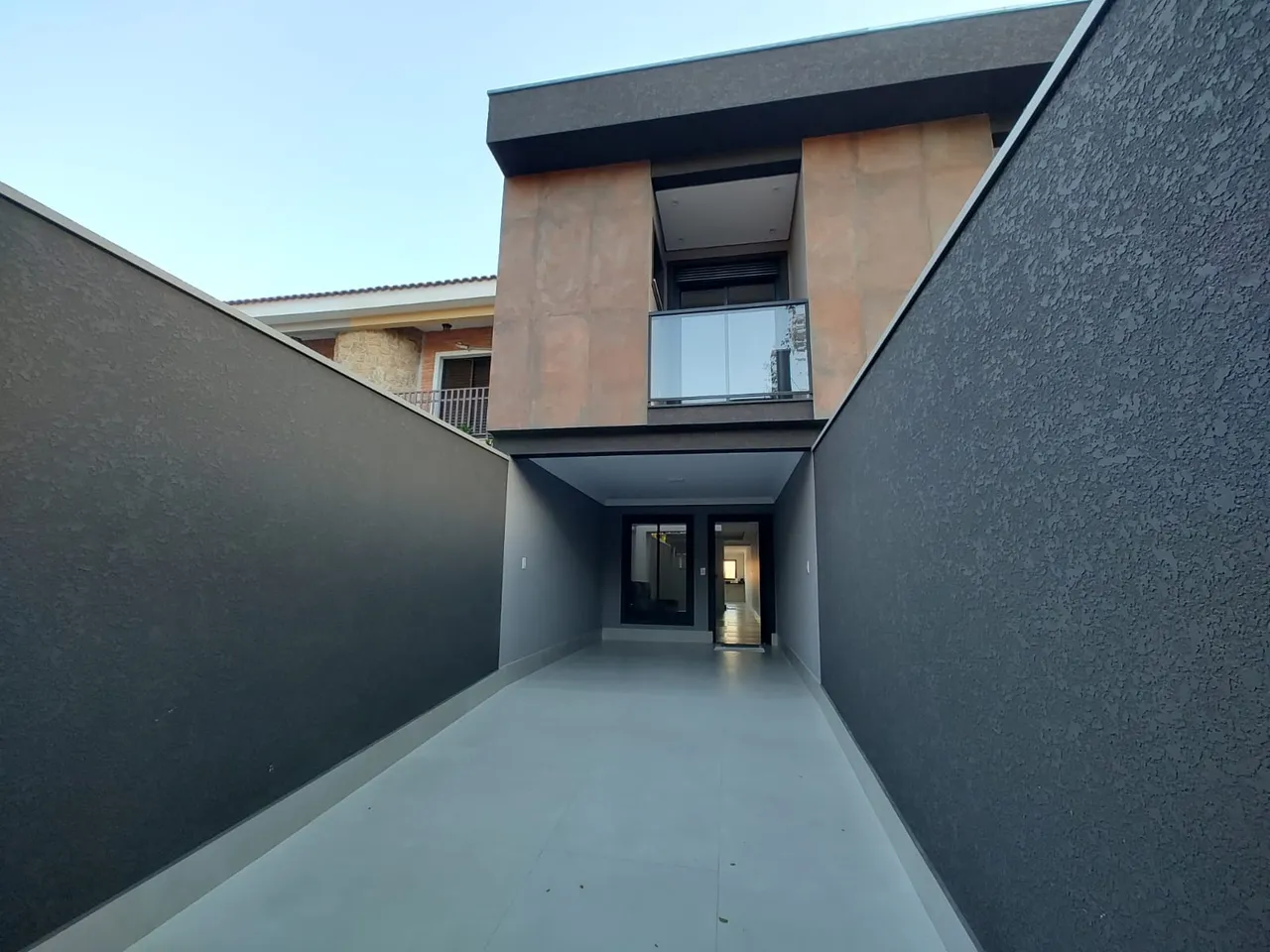 Lindo Sobrado novo à venda no Parque São Domingos na Rua Doutor Odon Carlos de Figueiredo