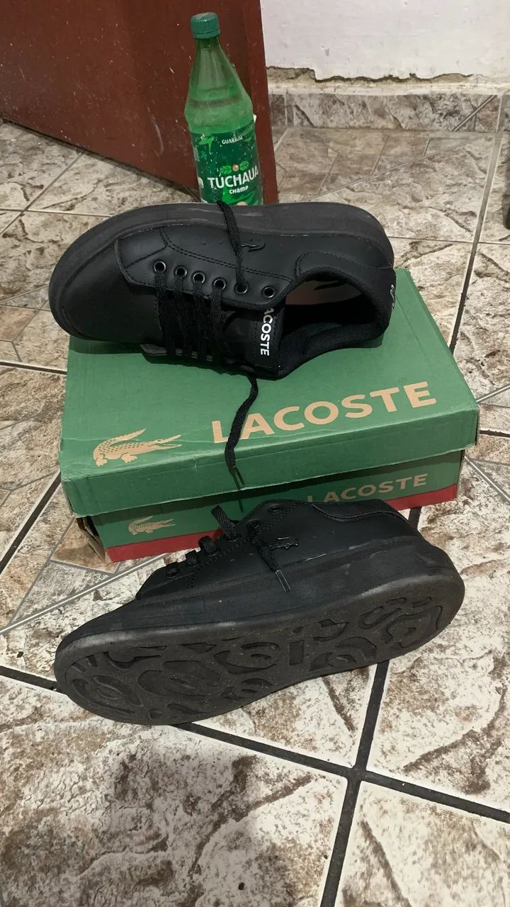 Tênis Lacoste, usado somente uma vez, tamanho 41