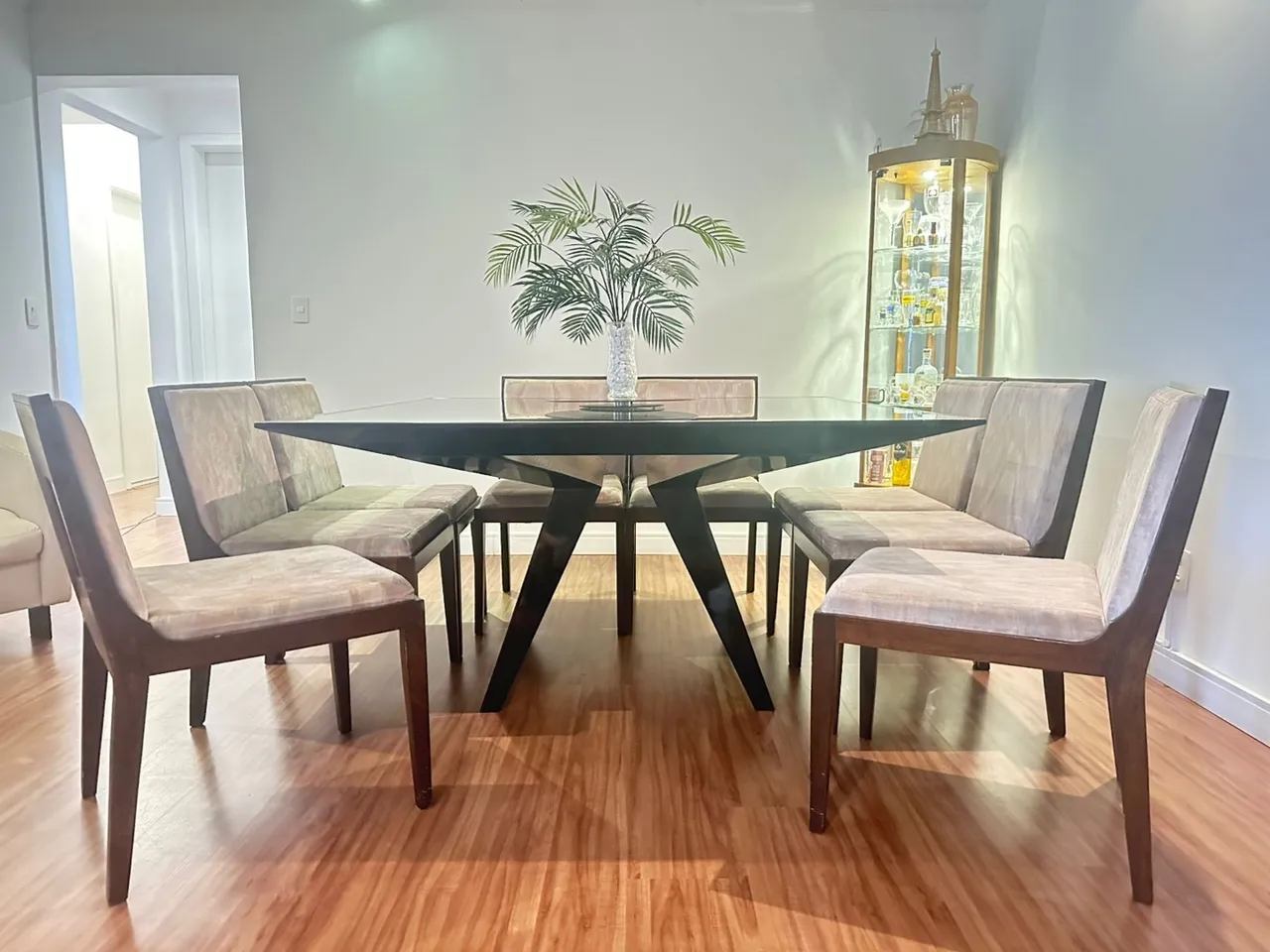 Mesa de Jantar (Dunelli) com 08 Cadeiras