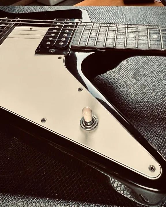 GIBSON EXPLORER EBONY 2008 COM CASE - Foto 4