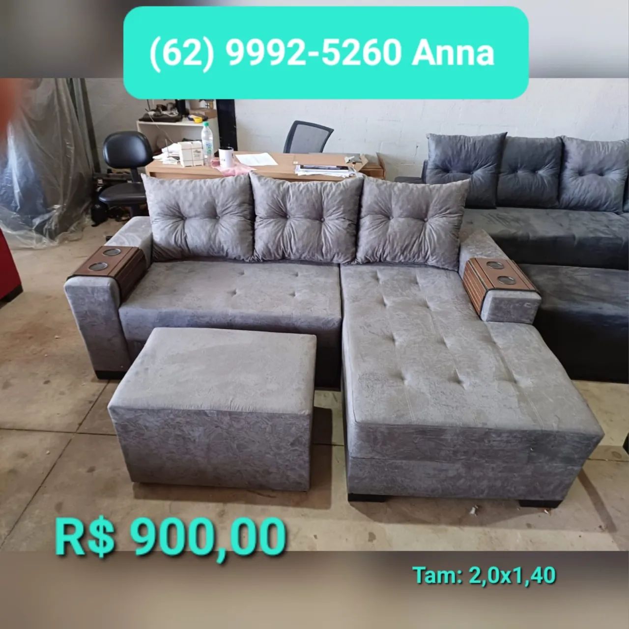 Sofá com Chaise e Puff grátis**(///)