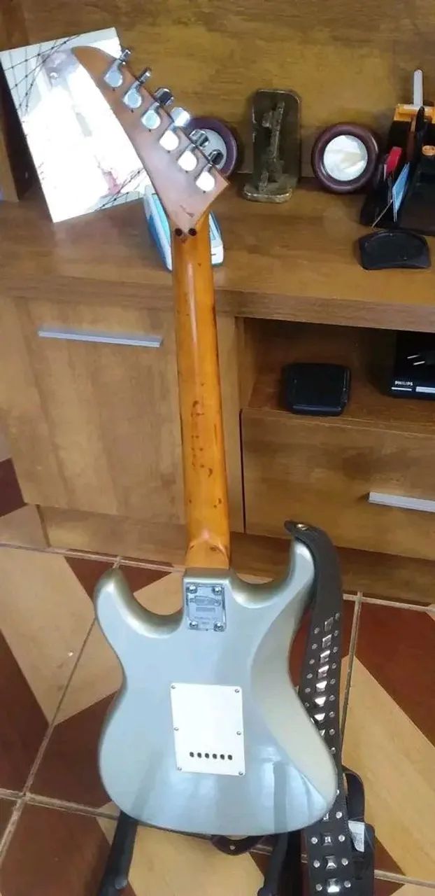 Guitarra Kramer Striker - Foto 5