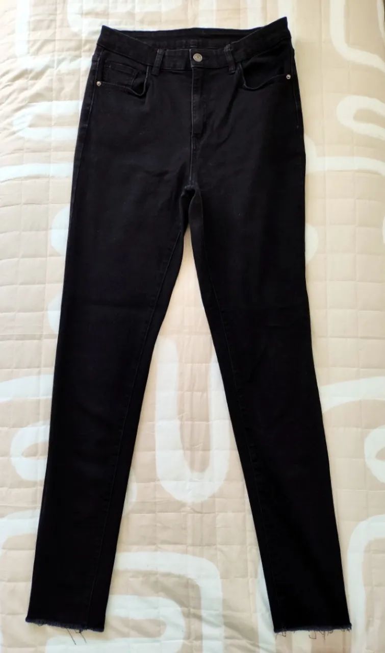Calça preta skinny Shein