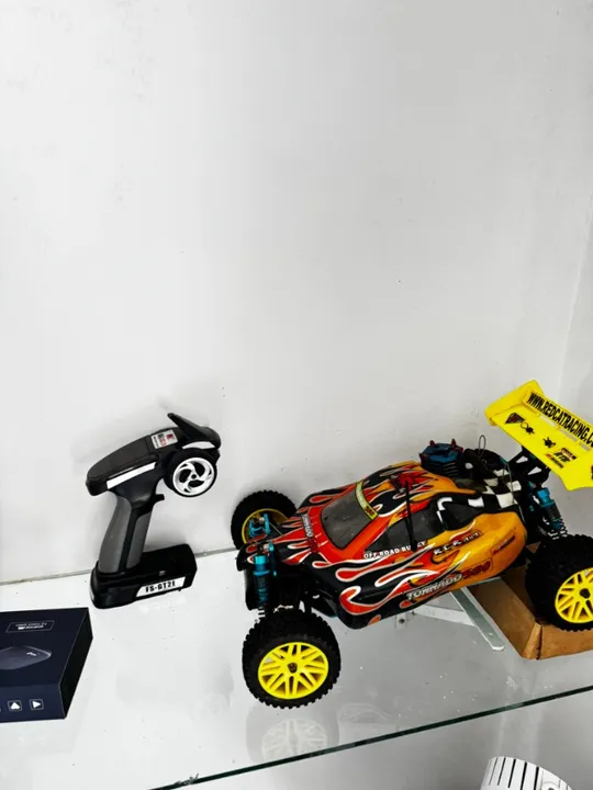 Automodelo buggy 1/10 redcat