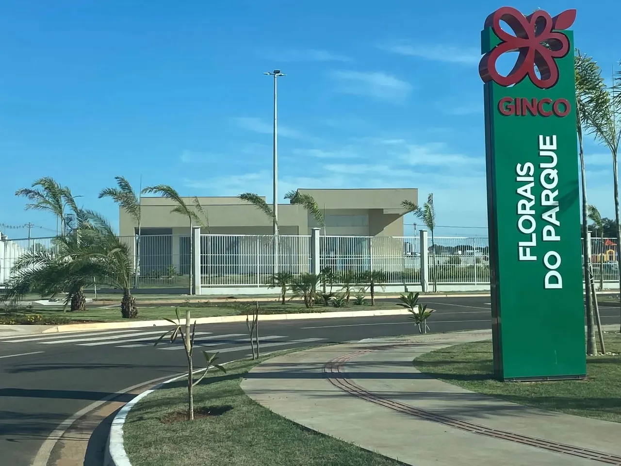 Terreno para venda possui 380 metros quadrados em Morada dos Nobres - Cuiabá - MT