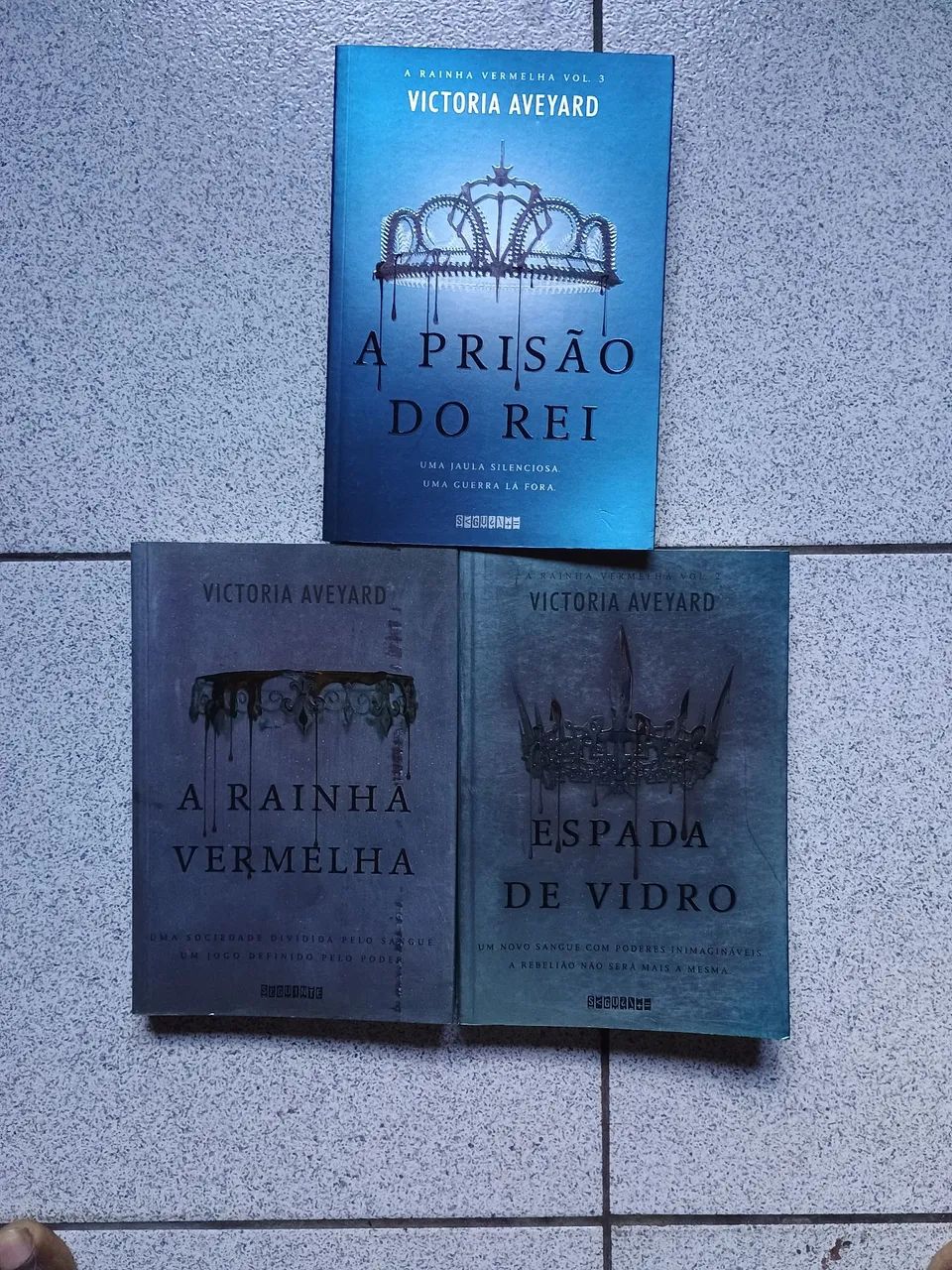 Coleção A Rainha Vermelha - Victoria Aveyard