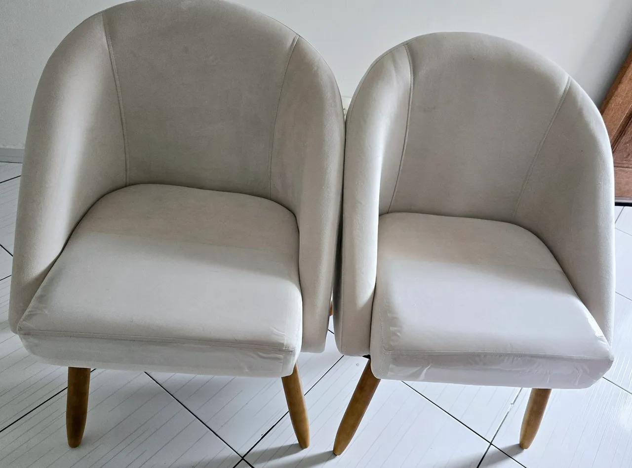 Par de Poltronas Bege