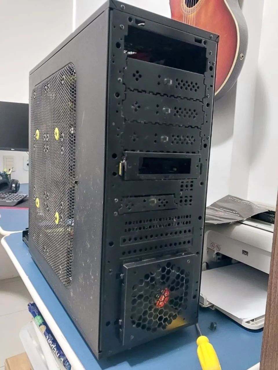 Gabinete para computador PC ?full-tower? In Win Ironclad
