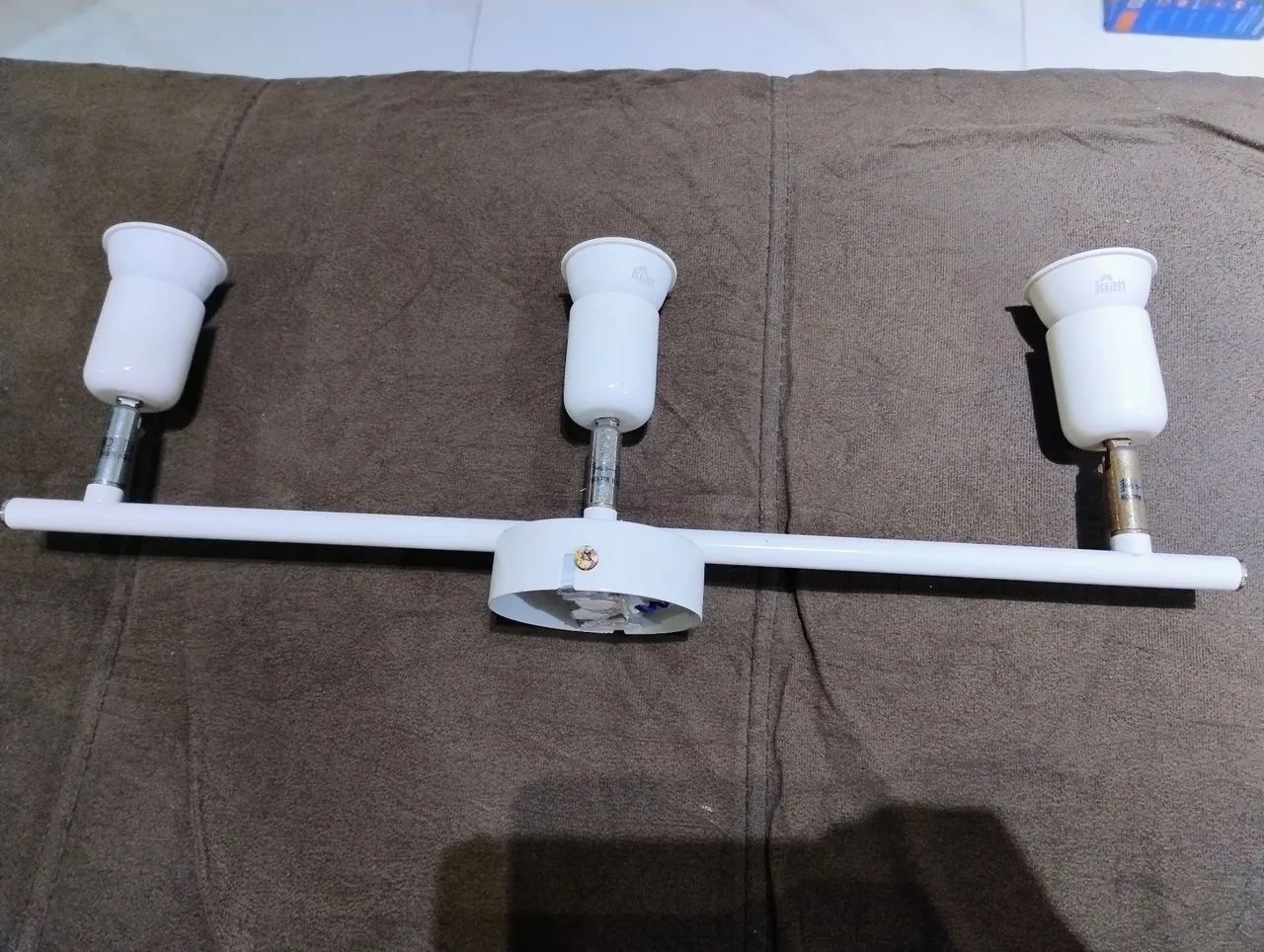 Trilho de LED para 3 Lâmpadas ( com lâmpadas) - Foto 3