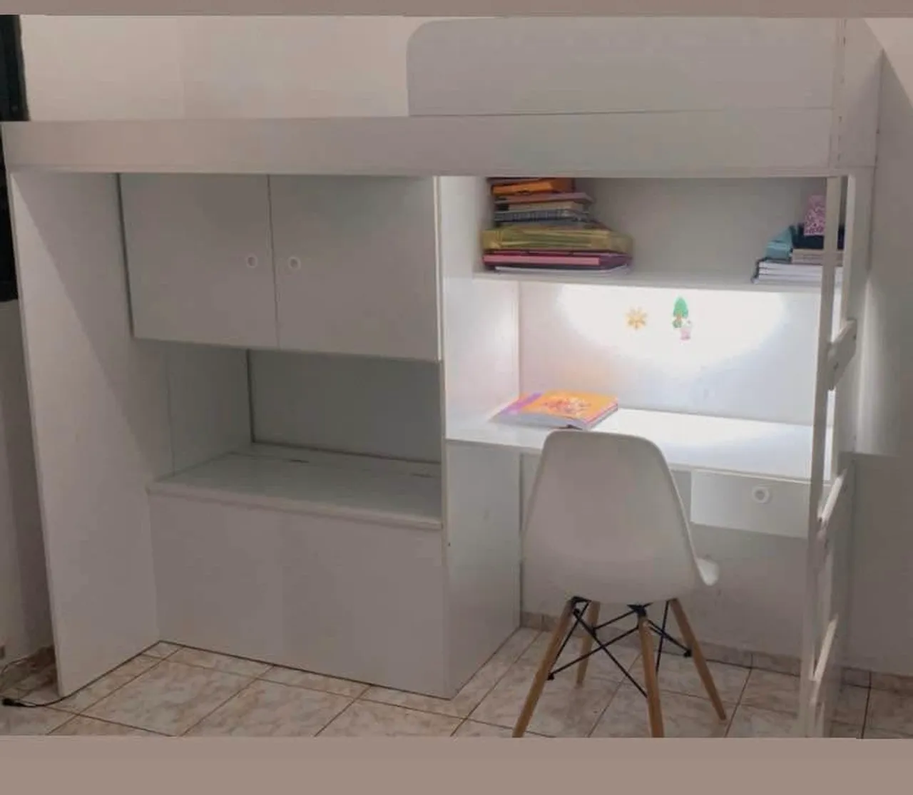 Cama escritório sem cadeira