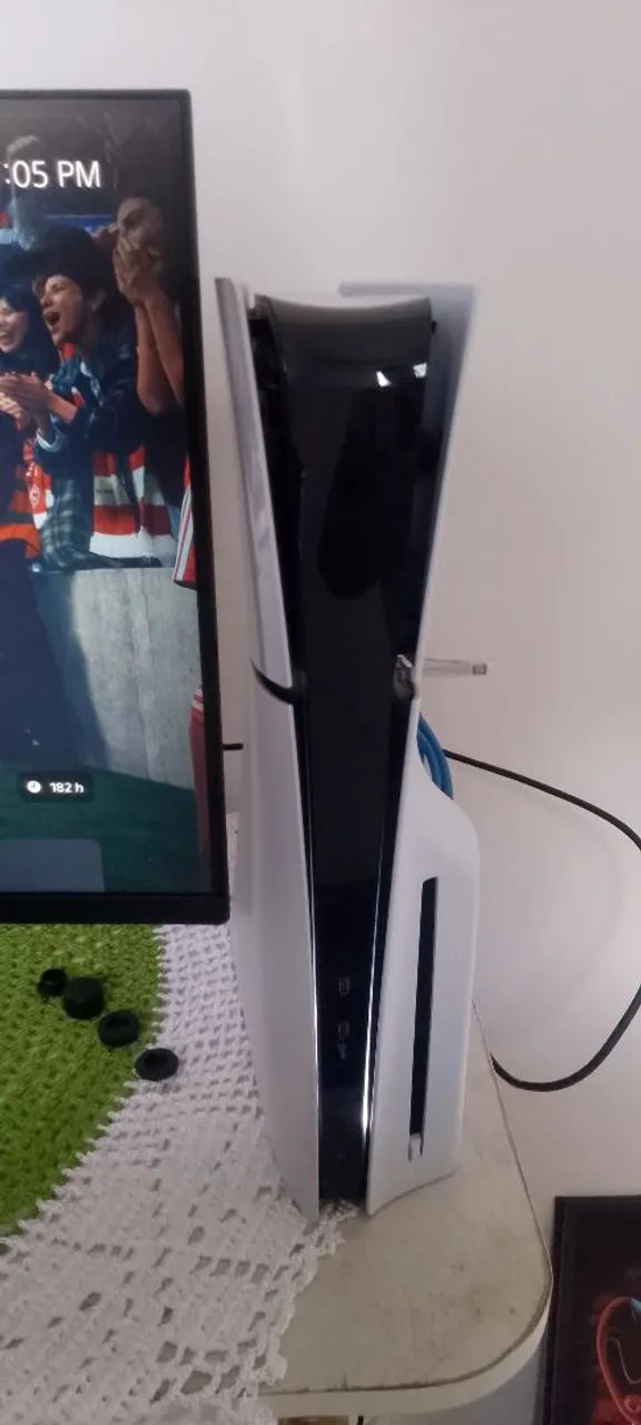 SELLING PS5 SLIM WITH DRIVER64313241441666122