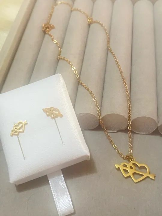 Conjunto de aço de. Coração 