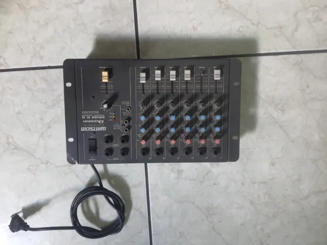 EQUIPAMENTO DE SOM COM DATA SHOW EPSON.