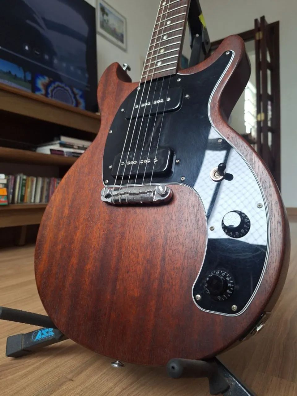 ギター Gibson Les Paul Special Tribute DC 2019 GUITARRA GIBSON LES PAUL SPECIAL TRIBUTE DC WORN CHERRY - GUITARRA