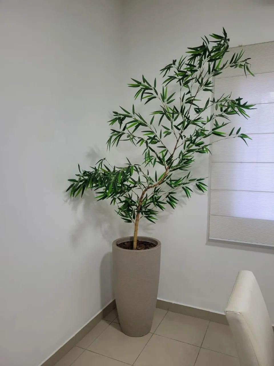 Jarro decorativo com bambú.