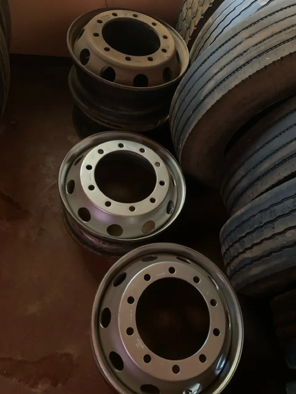 Pneus 295 e Rodas 8,25