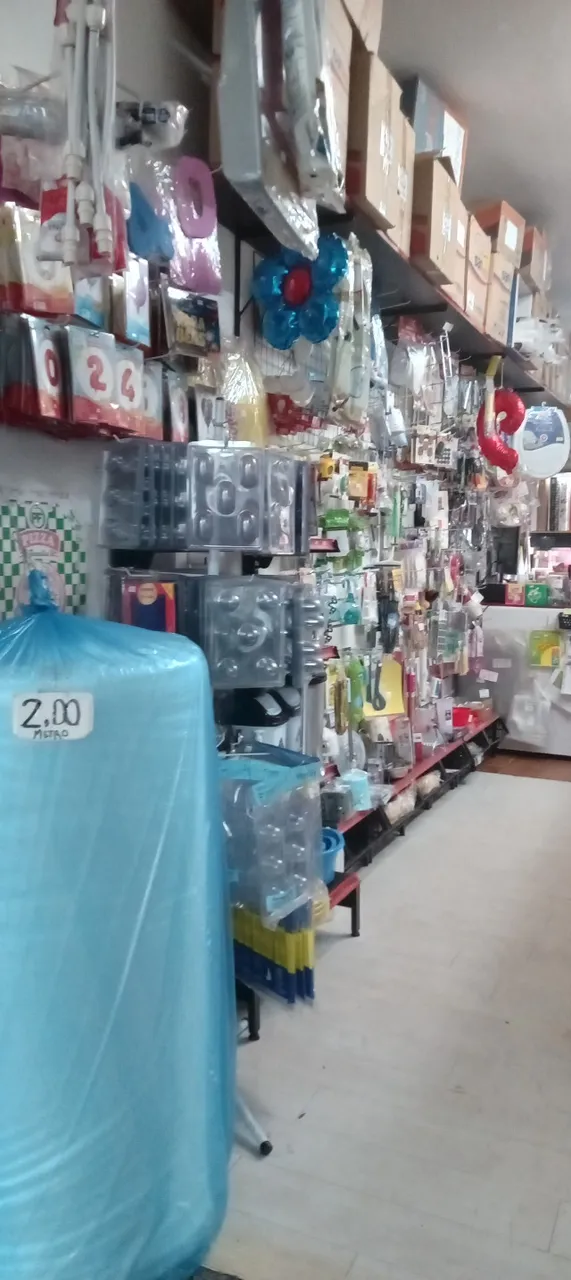 Loja variedades e embalagens estoque e instalações