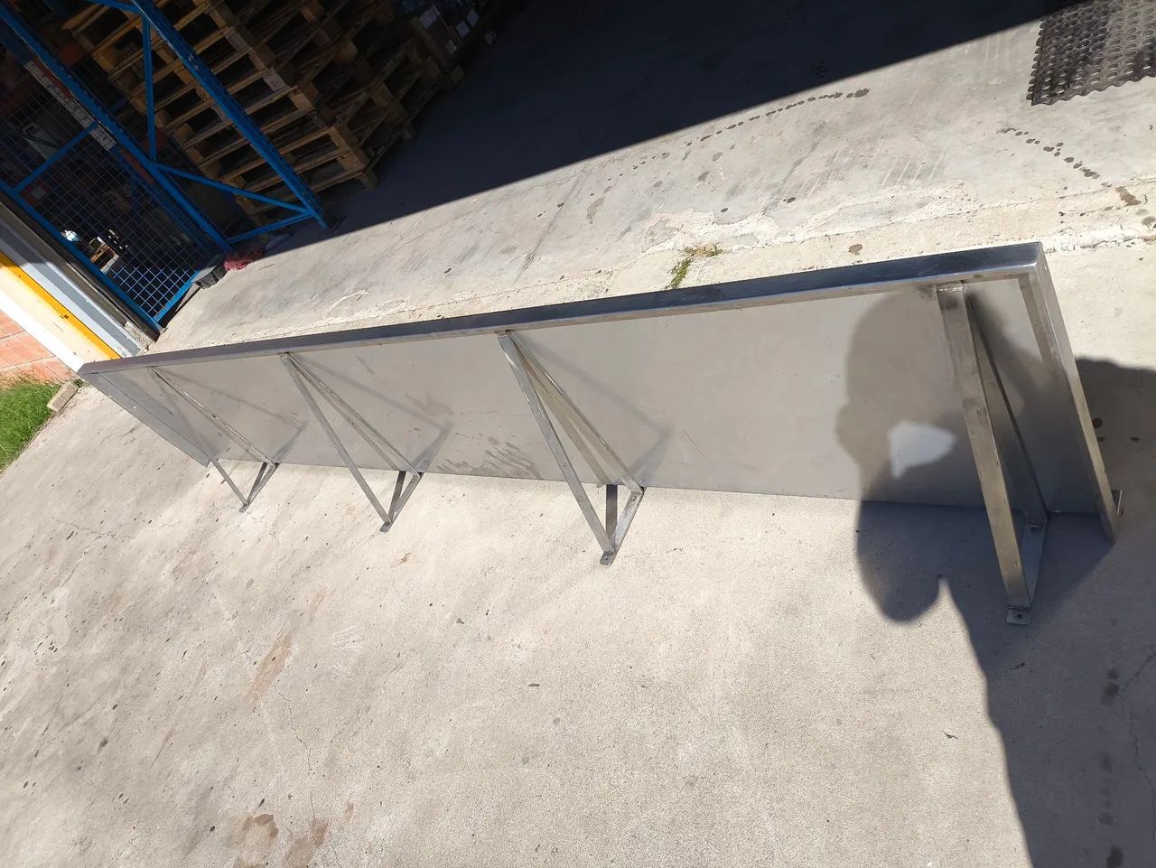 Prateleira de aço inox para restaurante 3,10m de comprimento por 60cm de profundidade 