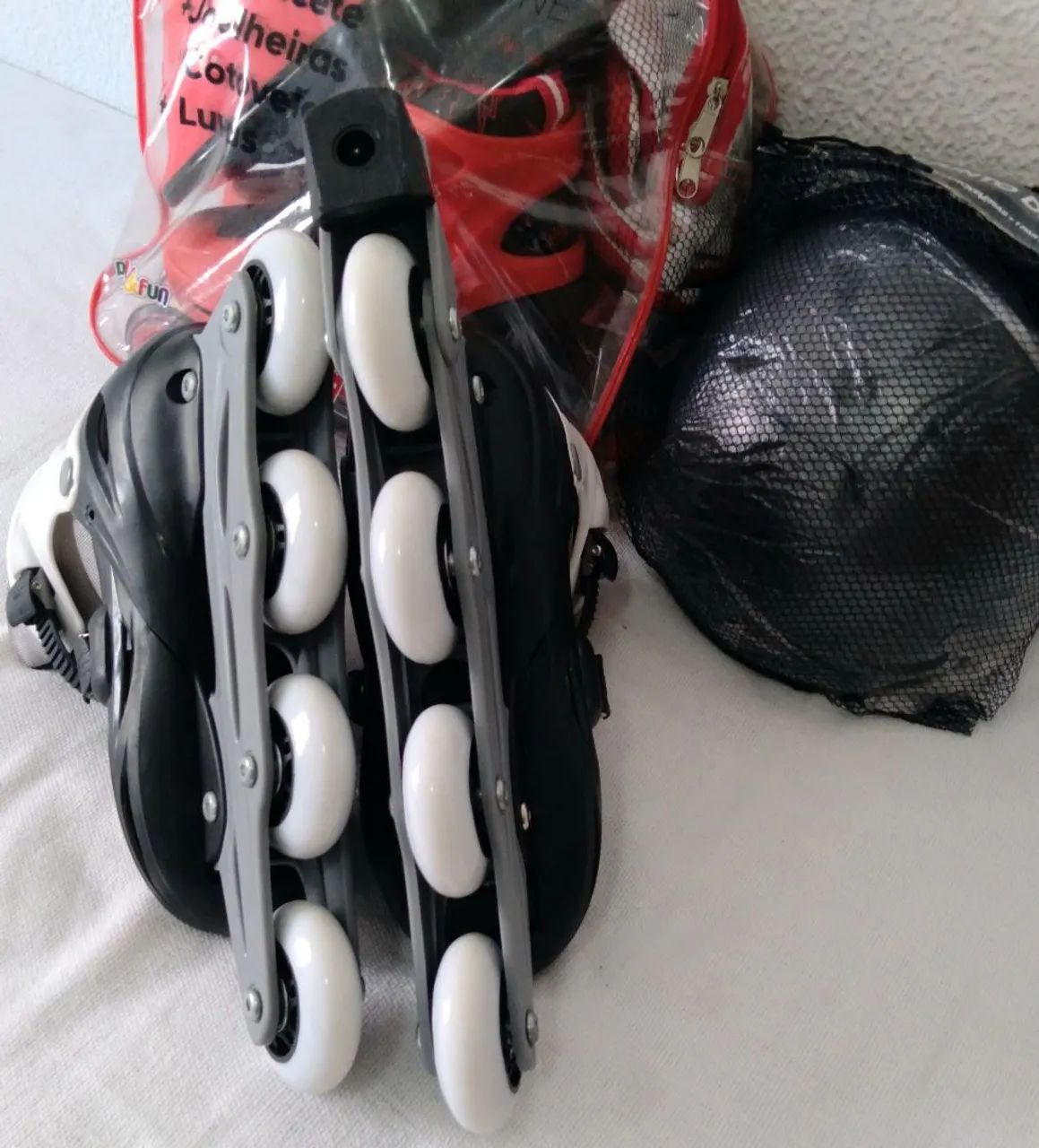 Patins Black _ White 36/39 novo zero 