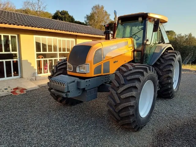 Trator Valtra